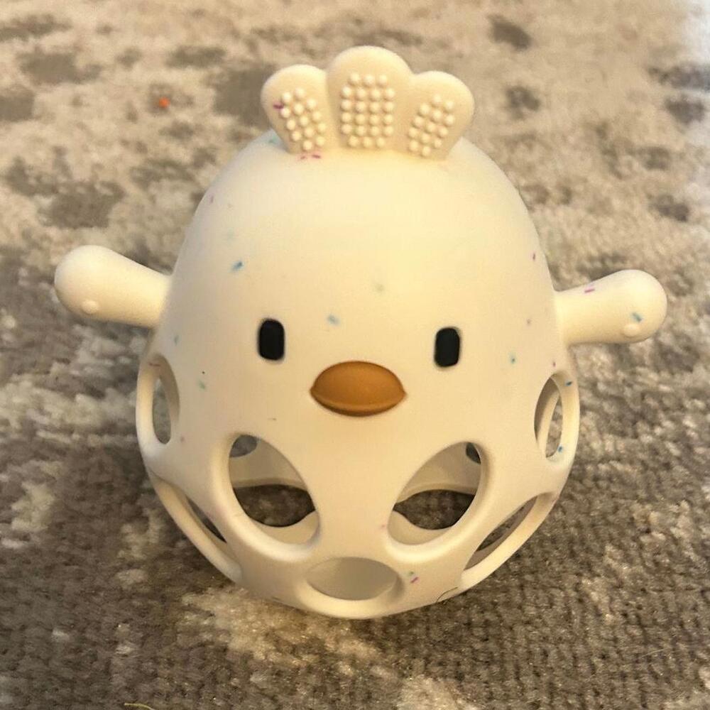 Bright starts White Oval Shaped Bird Silicone Baby Teething Toy (NEW)